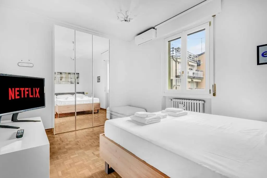 La Galleria D'Arte Di Desenzano -Luxury Gold Loft- Ντεζεντσάνο ντελ Γκάρντα Ιταλία