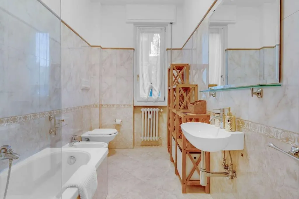 Διαμέρισμα La Galleria D'Arte Di Desenzano -Luxury Gold Loft- Ντεζεντσάνο ντελ Γκάρντα Ιταλία