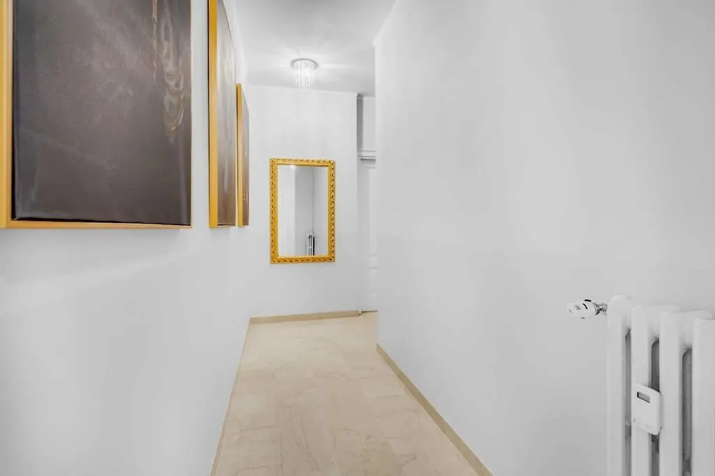 Διαμέρισμα La Galleria D'Arte Di Desenzano -Luxury Gold Loft- Ντεζεντσάνο ντελ Γκάρντα